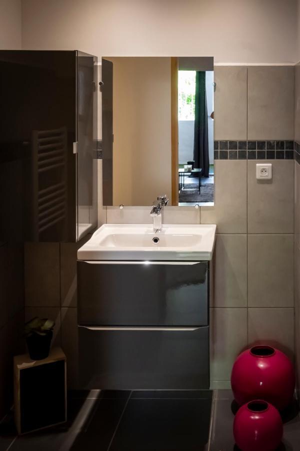 Superbe Appartement Avec Patio Nîmes Buitenkant foto